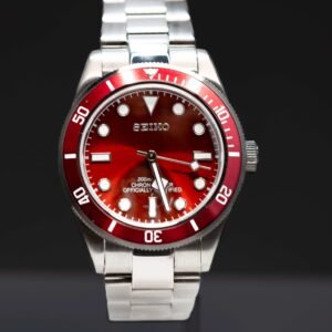 SeikoMod BlackBay Burgundy